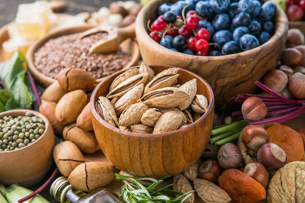 nuts and berries that are nutritious